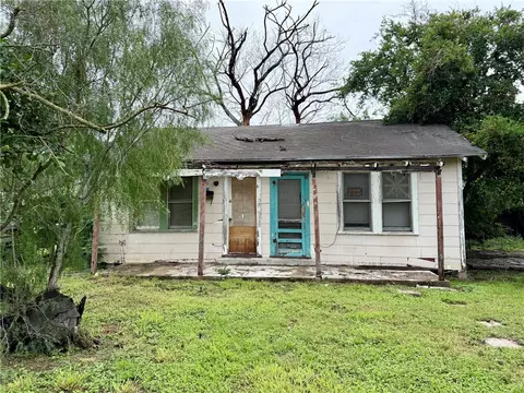 702 W Nettie, Kingsville, TX 78363