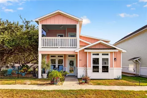 144 Lavaca Cir, Rockport, TX 78382