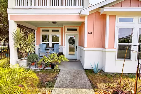 144 Lavaca Cir, Rockport, TX 78382