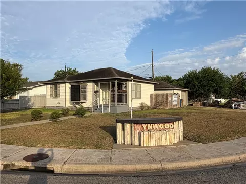 1501 Wynwood St, Corpus Christi, TX 78415