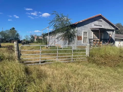 112 W Draper St, Hebbronville, TX 78361