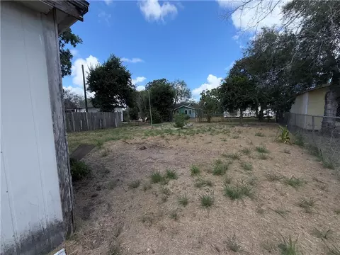 Exterior - 1008 S Aster St S, Mathis, TX 78368 photo 7 of 8