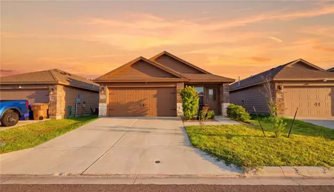 7609 Bullrider Dr, Corpus Christi, TX 78414