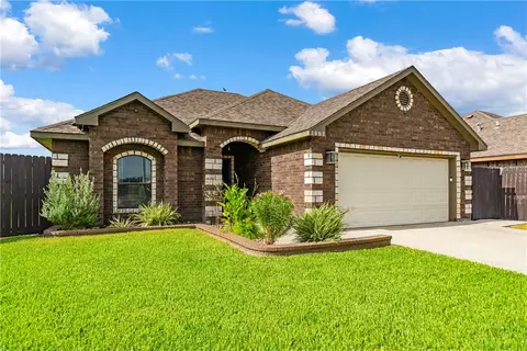 1991 The Park Dr, Kingsville, TX 78363