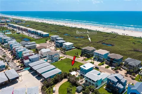 841 Oceanside Dr, Port Aransas, TX 78373