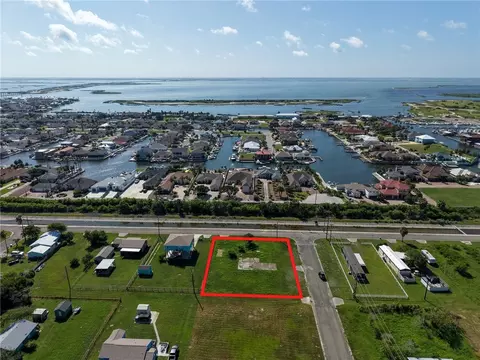 260 E Deberry Ave, Aransas Pass, TX 78336