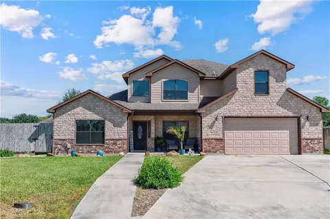 1424 Del Mar Dr, Kingsville, TX 78363