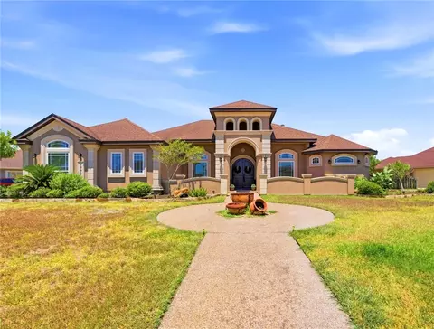 8401 Lago Vista Dr, Corpus Christi, TX 78414