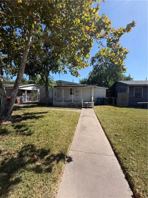 5725 Kimbrough Dr, Corpus Christi, TX 78412