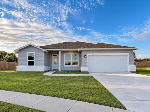 9101 Neesa Dr, Corpus Christi, TX 78410