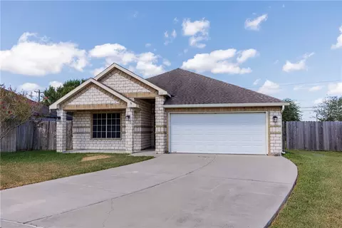 1600 Brook Ln, Kingsville, TX 78363