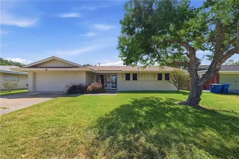 1228 Memorial Pkwy, Portland, TX 78374