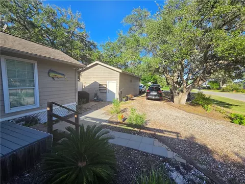 401 N 11th St, Fulton, TX 78358