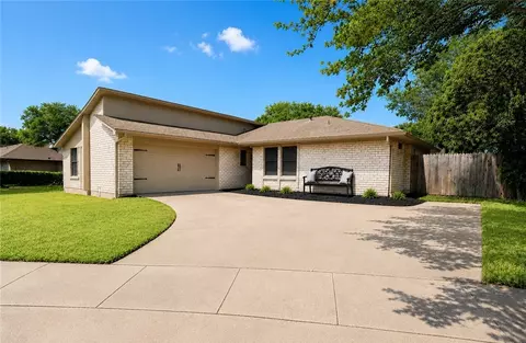 6214 Michaux Dr, Corpus Christi, TX 78414