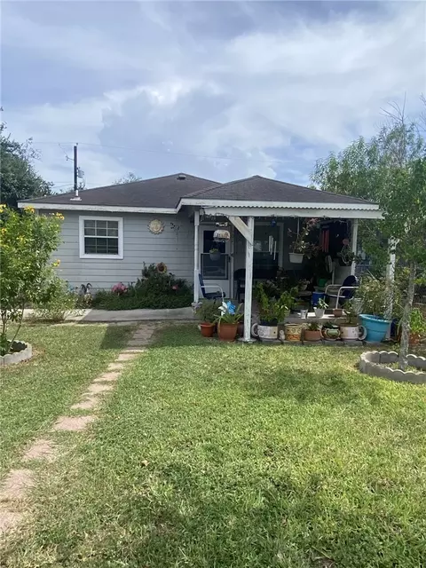 502 Gardenia St, Alice, TX 78332