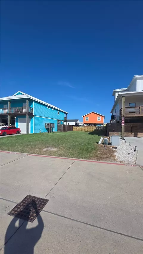 338 Paradise Pointe Dr, Port Aransas, TX 78373