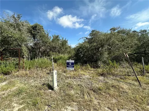 1502 Balderee Ln, Rockport, TX 78382