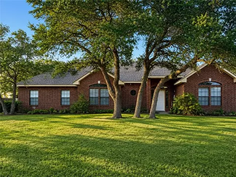 1422 W Deberry Ave, Aransas Pass, TX 78336