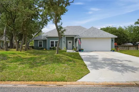 108 S Sierra Woods, Rockport, TX 78382