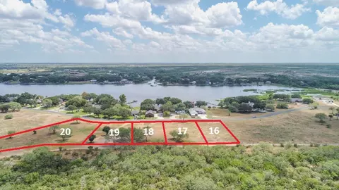 18 Lakeshore Dr, Sandia, TX 78383