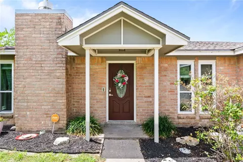 2329 Redwood Ln, Ingleside, TX 78362