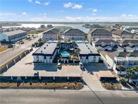 14921 Windward Dr #211, Corpus Christi, TX 78418