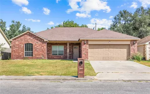 1203 Taylor St, Beeville, TX 78102