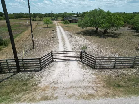 1260 W County Road 303, Orange Grove, TX 78372
