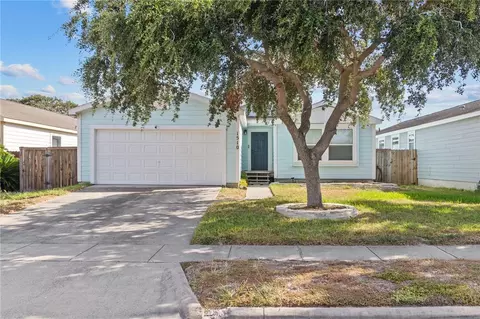 1510 Oak Harbor Dr, Corpus Christi, TX 78418