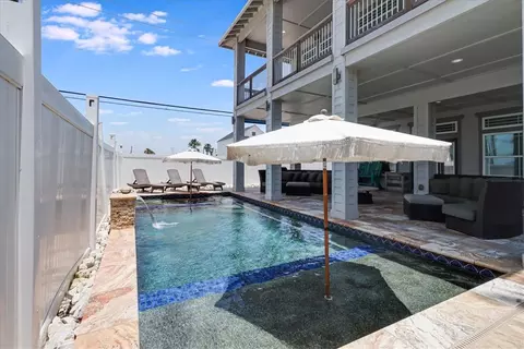 602 Banyan Beach Dr, Port Aransas, TX 78373