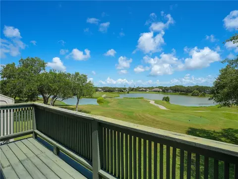 302 Saint Andrews St #F202, Rockport, TX 78382