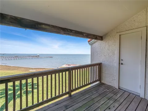 620 S Fulton Bch #708, Rockport, TX 78382