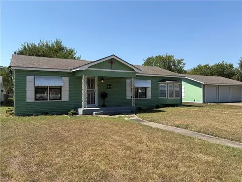 1010 E Fulton St, Sinton, TX 78387