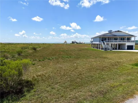 1502 Cape Velero Dr, Rockport, TX 78382