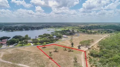 20 Lakeshore Dr, Sandia, TX 78383