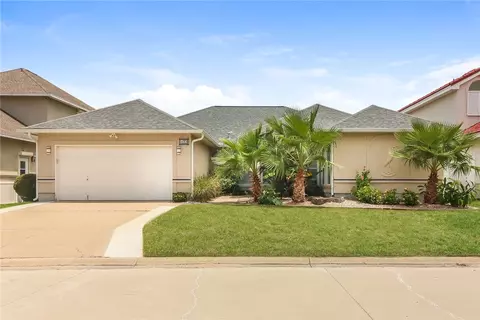 133 Sea Breeze Dr, Aransas Pass, TX 78336