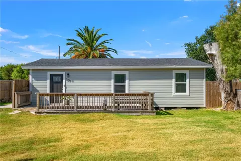 329 E Lakeside And 326 Picture Dr, Corpus Christi, TX 78418