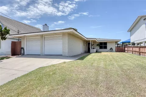3230 Laguna Shrs, Corpus Christi, TX 78418