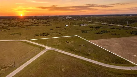 200 Duckhaven Dr, Rockport, TX 78382