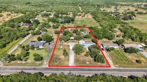 150 Fm 1360, Woodsboro, TX 78393