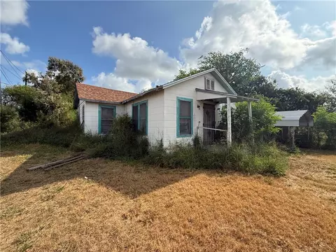 5124 Thomas Dr, Corpus Christi, TX 78407