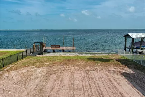 123 Ocean Dr, Rockport, TX 78382