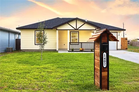 1402 Marine Dr, Corpus Christi, TX 78418