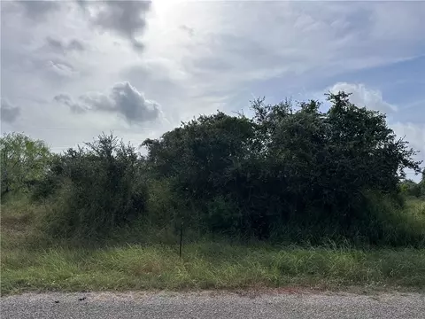 159 Dolphin Dr, Rockport, TX 78382