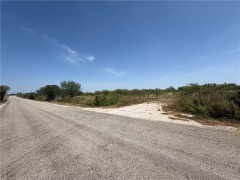 3826 Cr 189, Karnes City, TX 78118