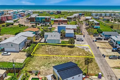 617 Island Retreat Rd, Port Aransas, TX 78373