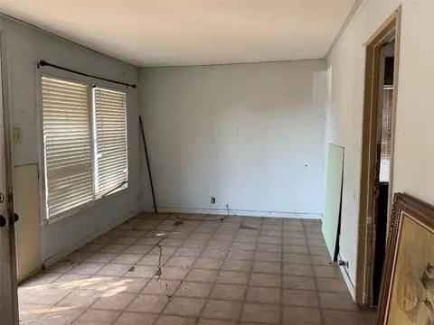 Living - 106 Marilyn Dr, Gregory, TX 78359 photo 1 of 1