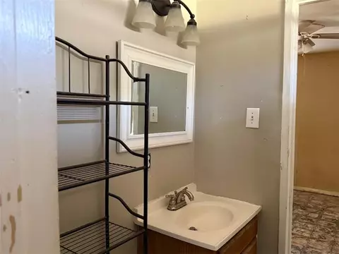 Bath - 106 Marilyn Dr, Gregory, TX 78359 photo 1 of 2