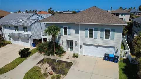 480 Bayside Dr, Port Aransas, TX 78373