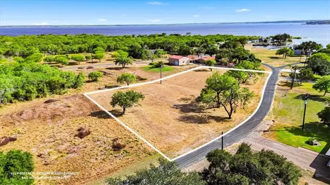 136 Harbor Cir, Mathis, TX 78368 photo 9